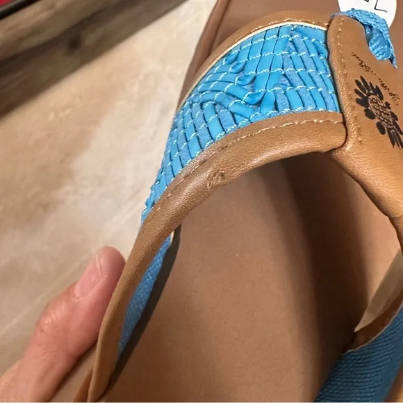 Yellow Box Blue Tan Woven Flip Flop Sandals Women’s Size 7.5 - Picture 9 of 9